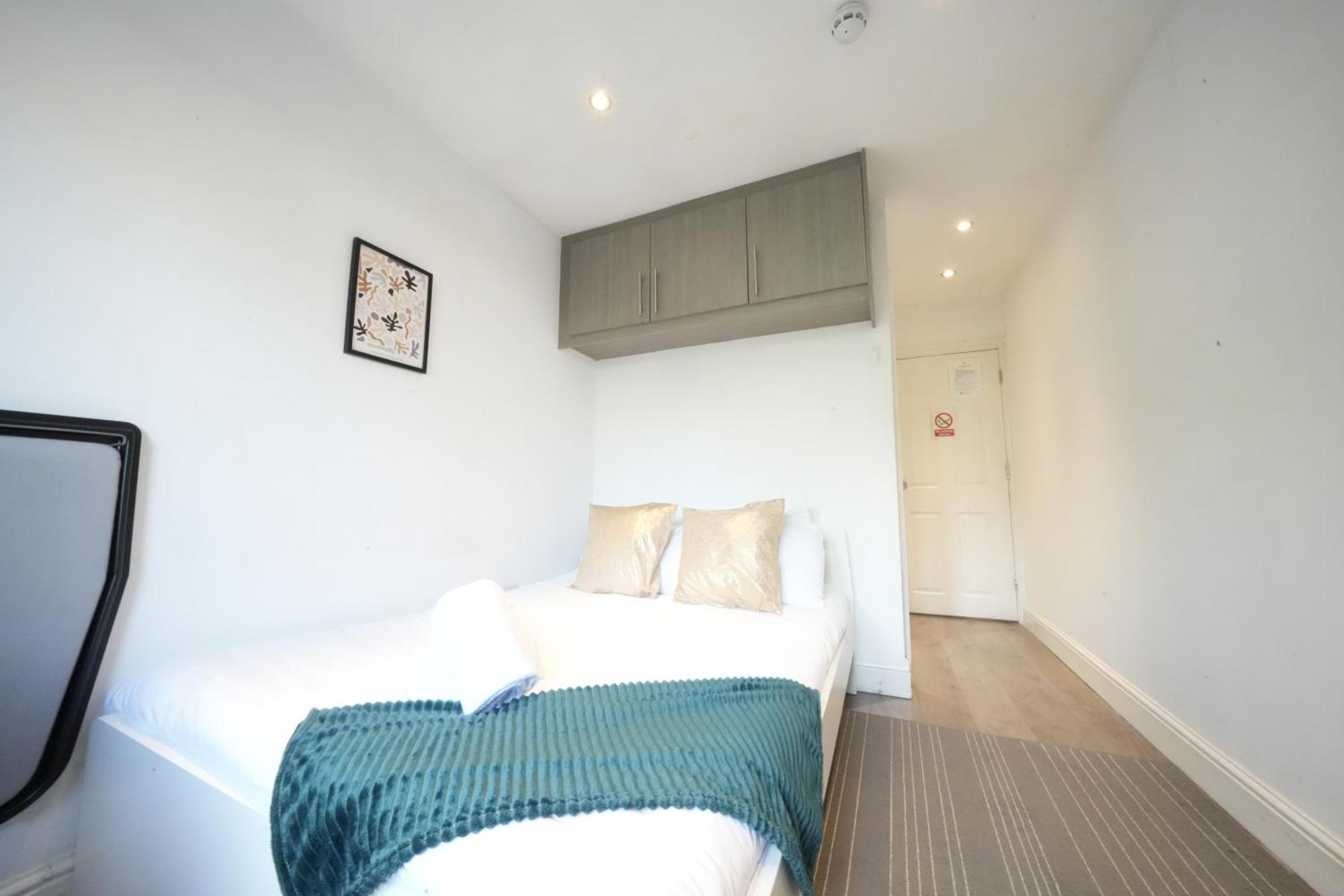 Grand Airport Ensuites Harmondsworth Exterior foto