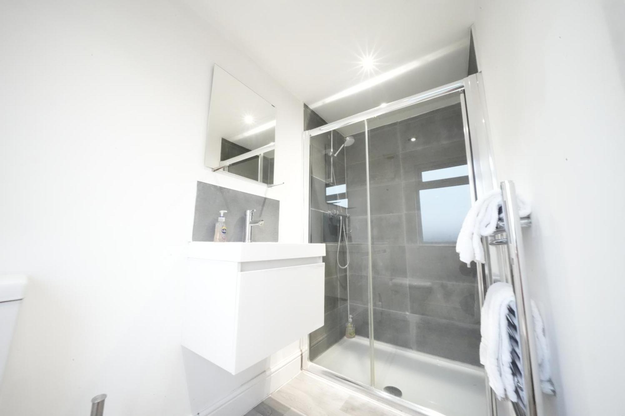 Grand Airport Ensuites Harmondsworth Exterior foto