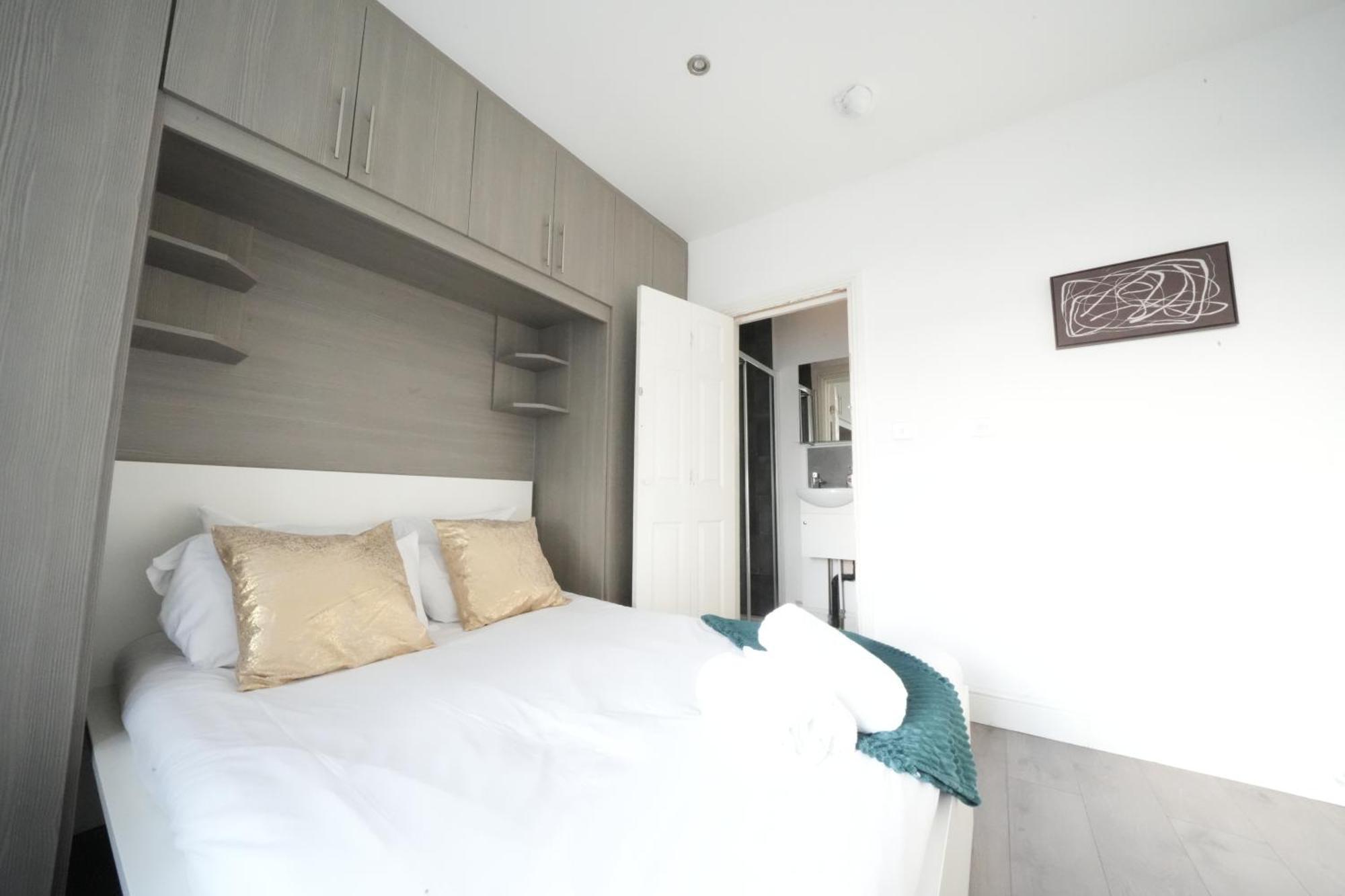 Grand Airport Ensuites Harmondsworth Exterior foto